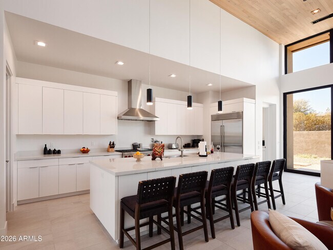 Building Photo - 10931 E Whitehorn Dr