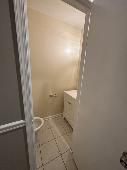 Building Photo - 1495 Lowell Ct