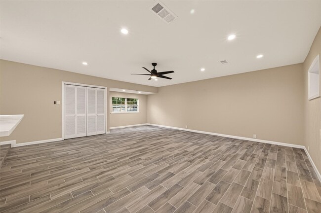 Building Photo - 11206 Huggins Dr