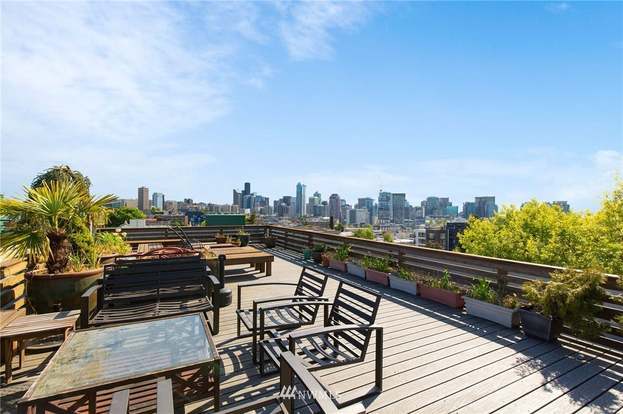 Building Photo - 705 E Republican St