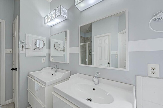 Building Photo - 4903 Knights Branch Dr