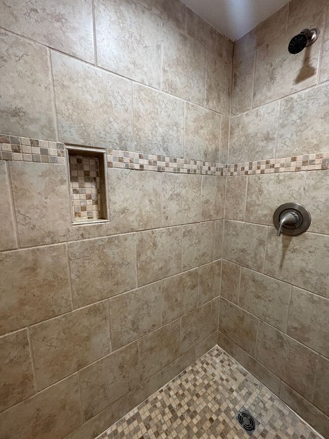 Building Photo - 449 Missimer Ln