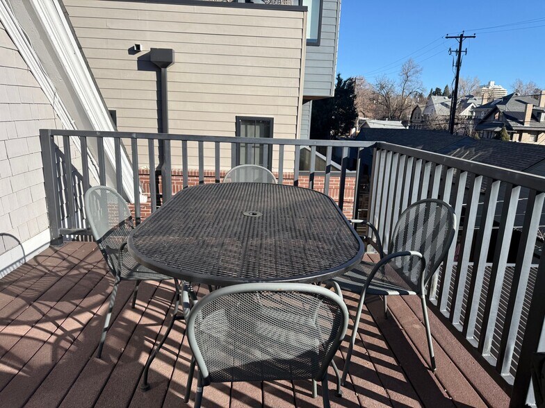 Building Photo - 500 N Washington St