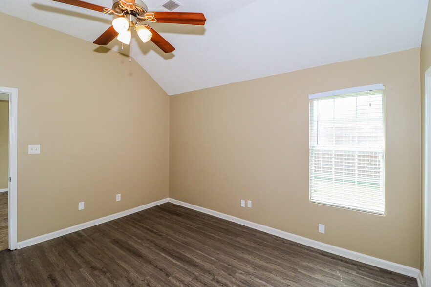 Building Photo - 4551 Cedargreen Cove