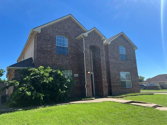 Building Photo - 1402 Westglen Dr