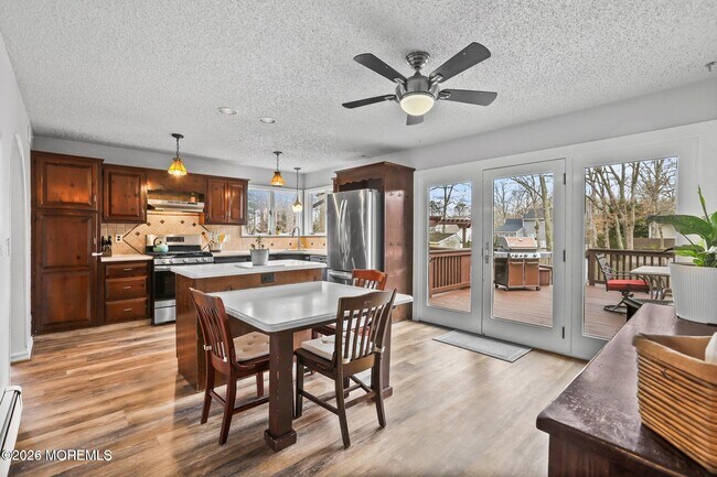 Building Photo - 1244 Whitesville Rd