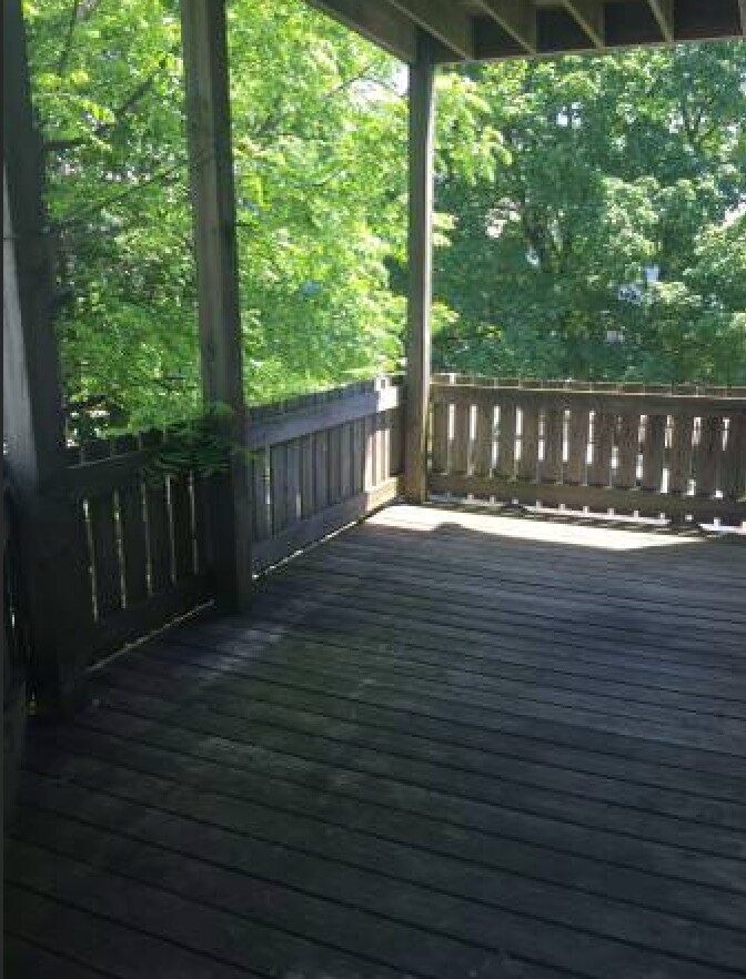 Building Photo - 8 Adella Pl