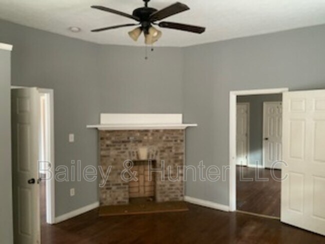 Building Photo - 486 E Ontario Ave SW