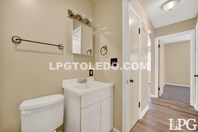 Building Photo - 202 Waggoner Blvd