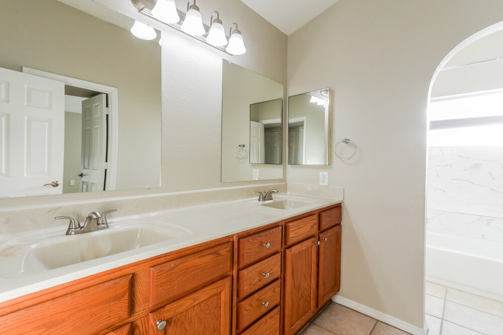 Building Photo - 7916 N Roundstone Dr