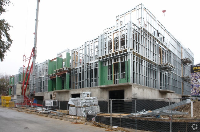 Building Photo - Sky Rock Condominiums