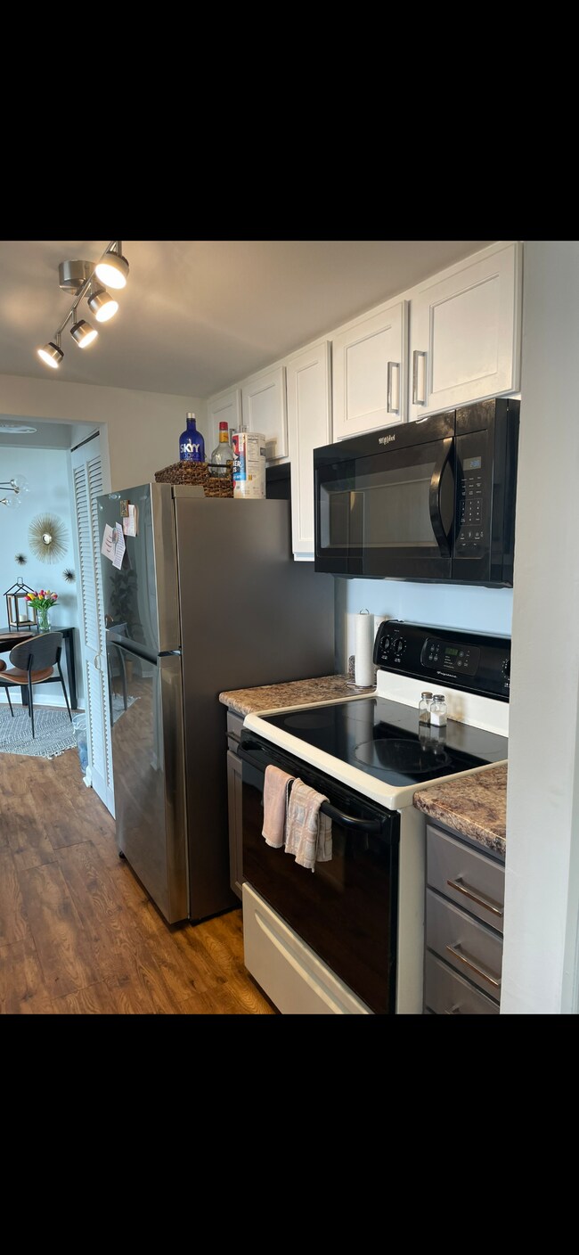 Building Photo - 1100 Wheat St