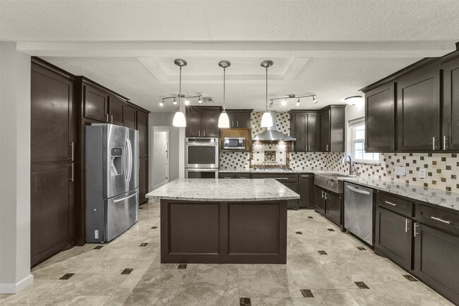 Building Photo - 5147 Beechnut St