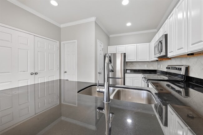 Building Photo - 12707 Boheme Dr