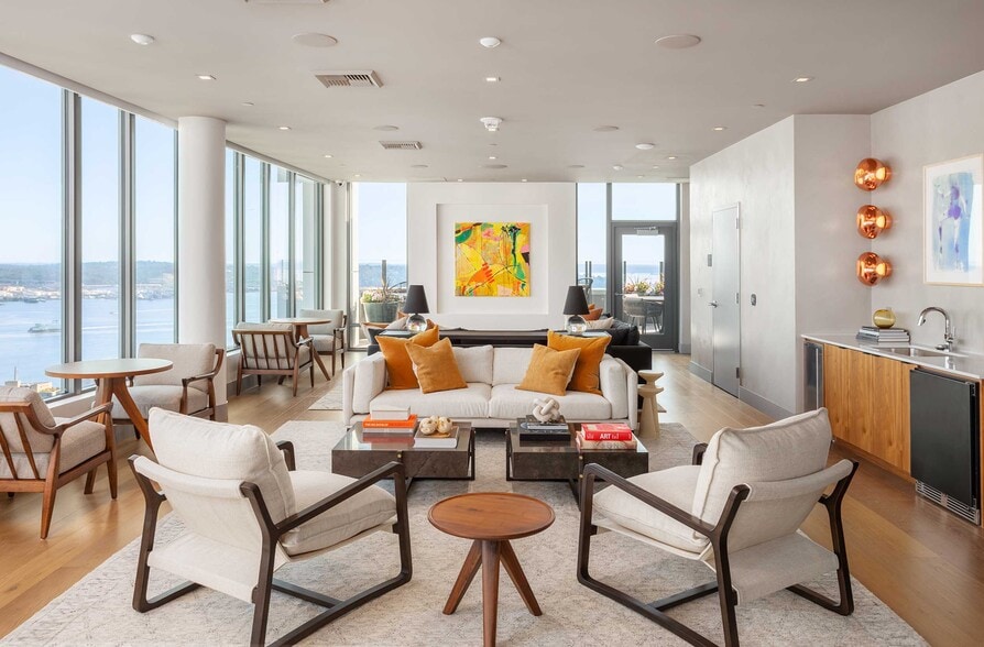 Building Photo - 2510 6th Ave