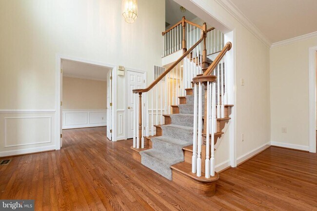 Building Photo - 14209 Floral Park Dr