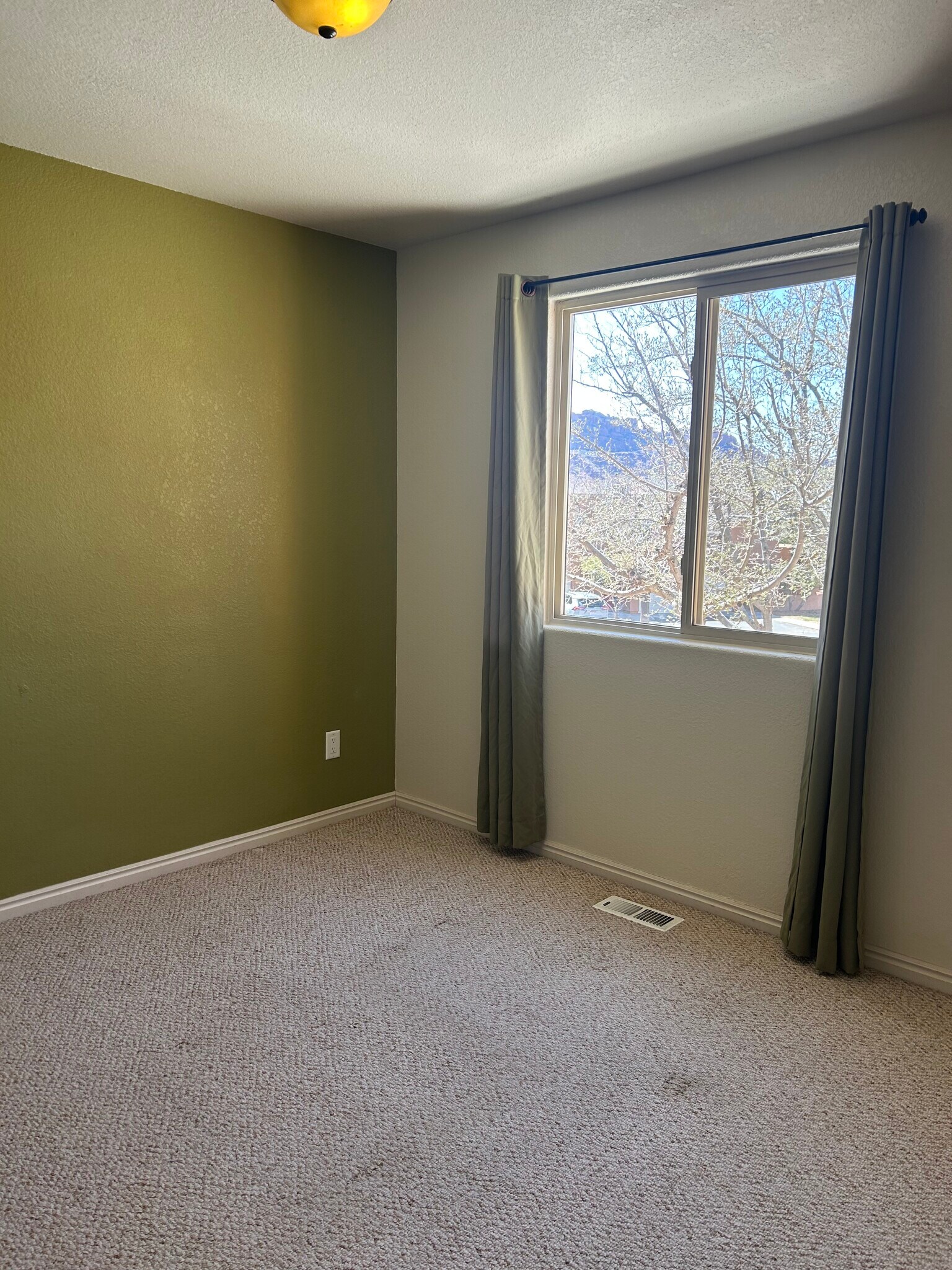Building Photo - 3306 Fairway Loop