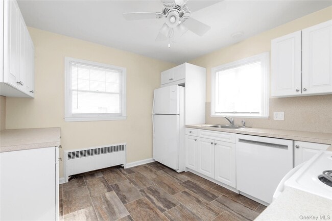 Building Photo - 19 Anstice St