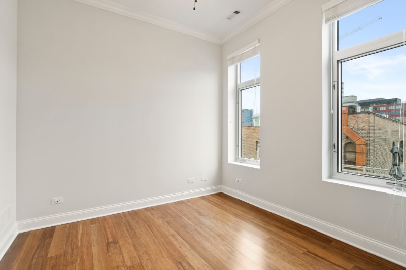 Building Photo - 1039 W Rundell Pl