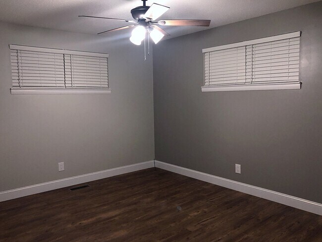 Main Bedroom - 3413 Lisa Dr