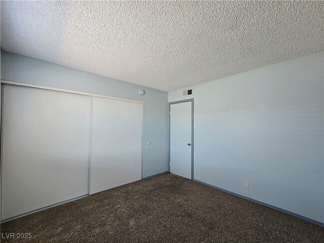Building Photo - 3720 Snorkel Cir