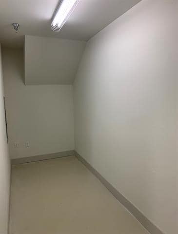 Building Photo - 5613 Belmont Ave