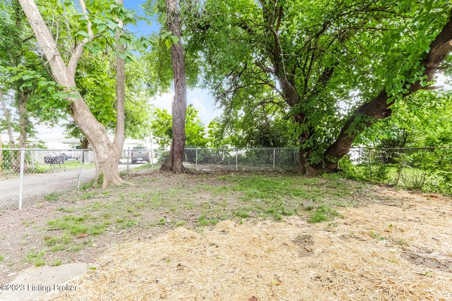 Building Photo - 4144 Sunset Ave