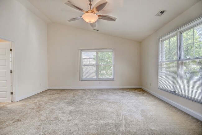 Building Photo - CHICKS BEACH CONDO FOR RENT - VIRGINIA BEACH!