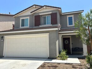 Building Photo - Comfortable Living in a Quiet Neighborhood...