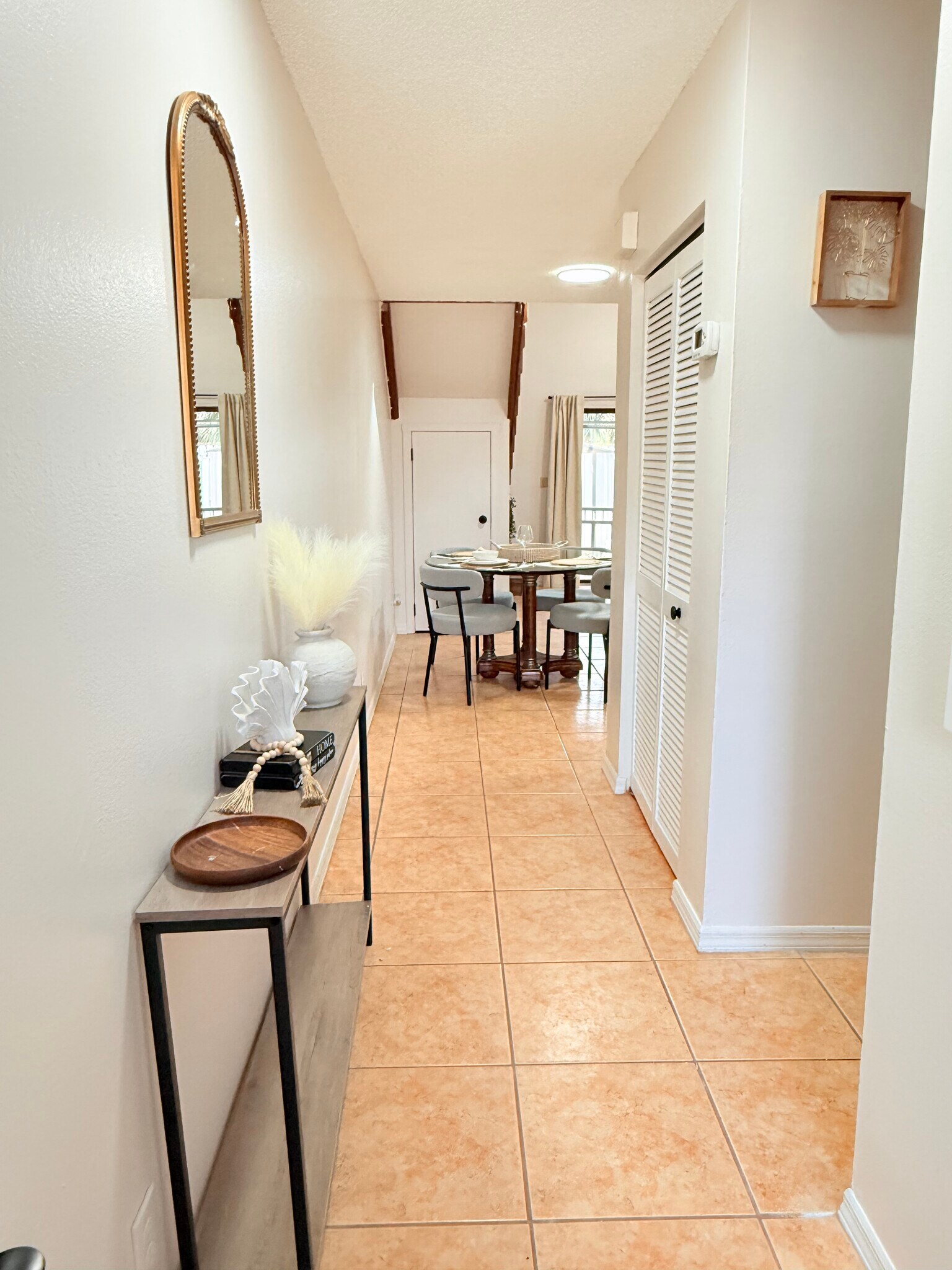 Building Photo - 387 Knox McRae Dr