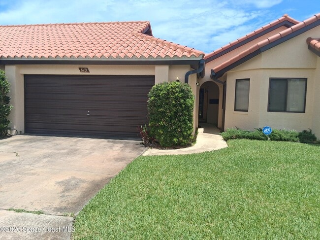 Building Photo - 613 Manatee Dr
