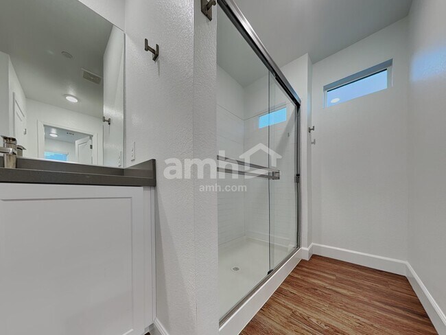 Building Photo - 3324 Blodwen St