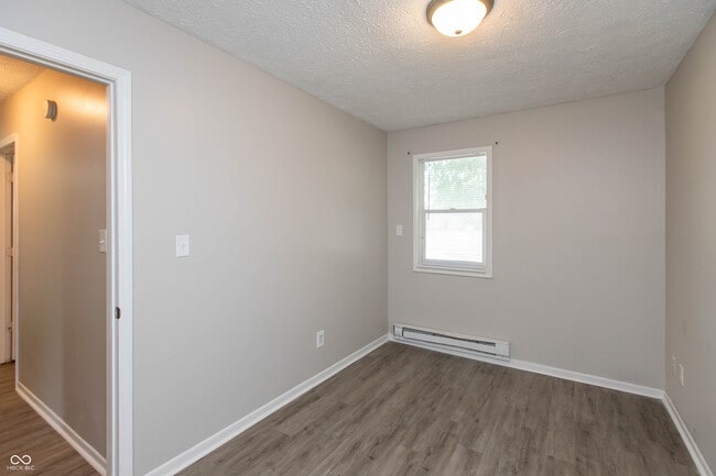 Building Photo - 9410 Meadowlark Dr