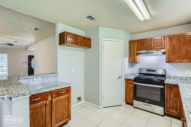 Building Photo - 11910 Yearling Dr