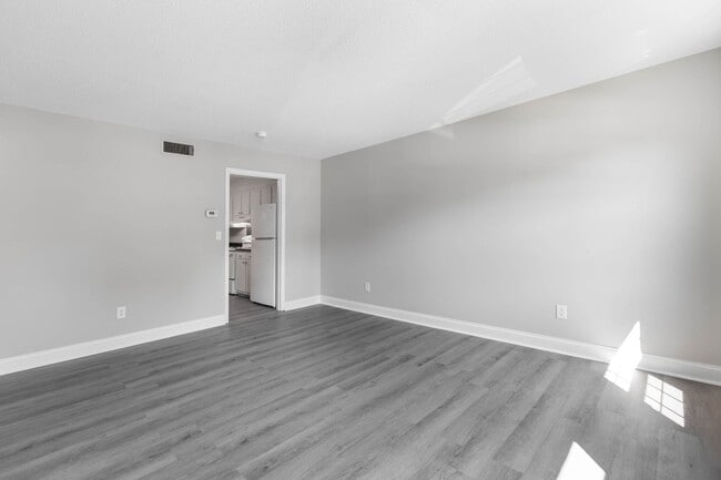 Building Photo - Beautiful 2 bedroom, 1 bathroom apartment in Thomasville