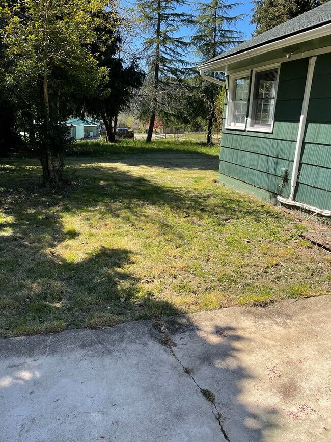 Building Photo - PROD3327