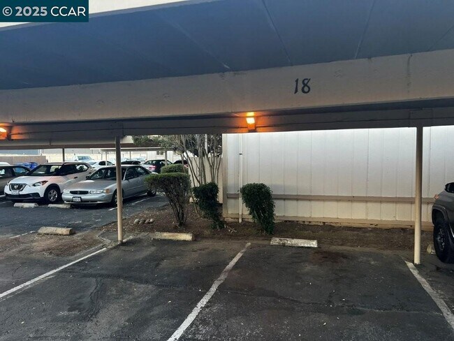 Building Photo - 4260 Clayton Rd