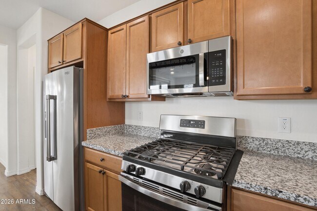Building Photo - 17863 W Hiddenview Dr