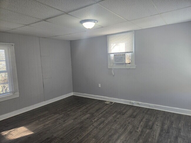 Building Photo - "3-Bedroom Home on Larkwood Ave – Spacious...