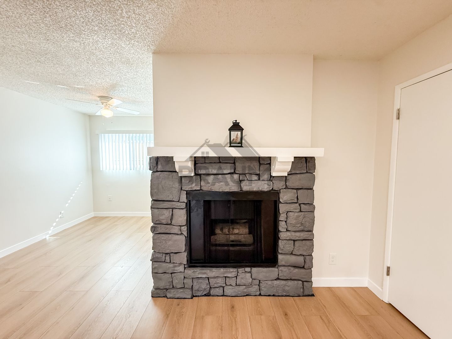 Building Photo - 13347 Victory Blvd