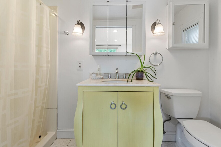 Building Photo - 25 Mountain Rd