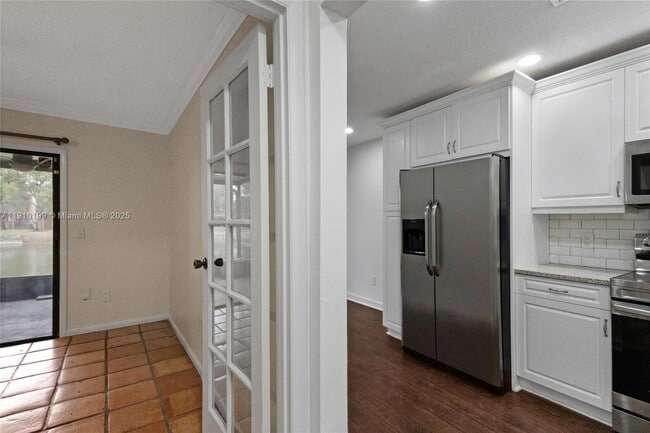 Building Photo - 4165 SW 85th Ave