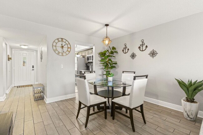 Building Photo - Beautiful Condo For Rent In St Petersburg!