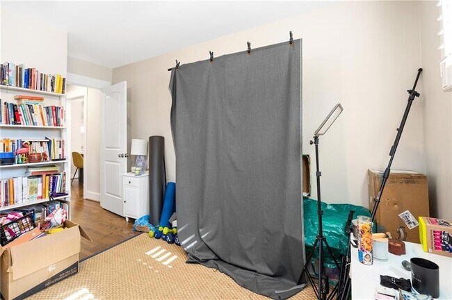 Building Photo - 2026 Harwinor Rd SE