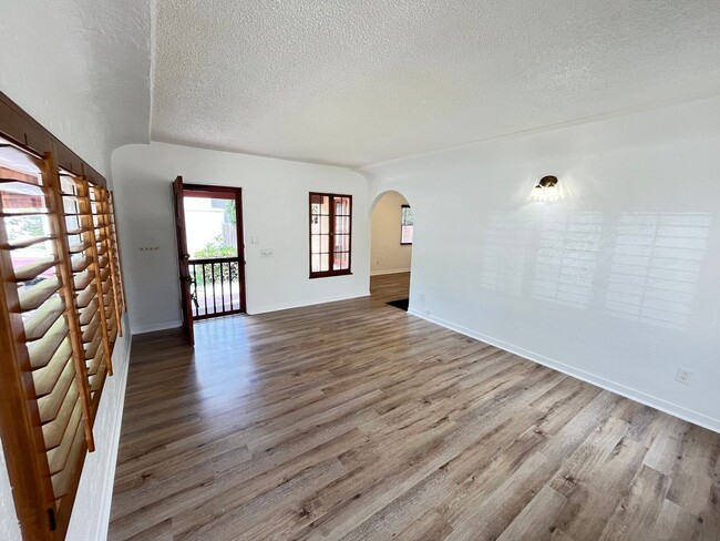 Building Photo - Adorable Spanish Style 2 Bed 1 Bath Home i...