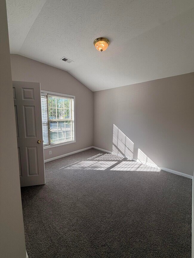 Building Photo - 537 Vonbryan Trace