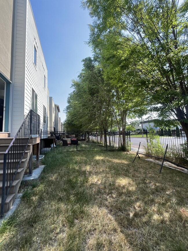 Building Photo - 3546 Terra Sol Dr