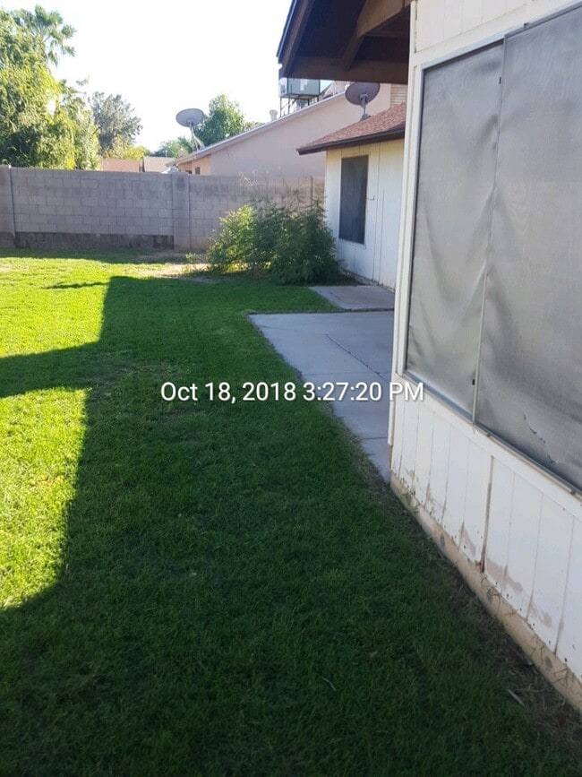 Building Photo - Nice 3 bedroom, 2 bath home in great Chand...