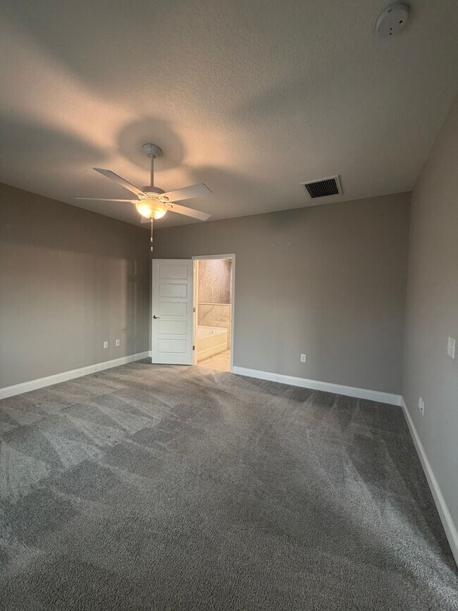 Building Photo - 158 The Villas Wy