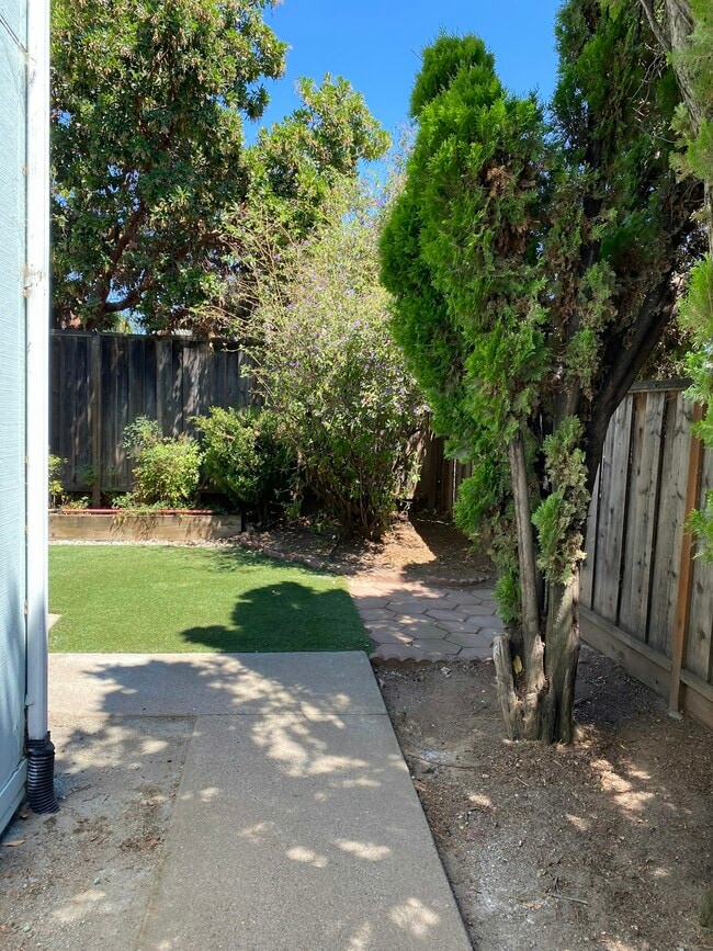 Building Photo - 17280 Markross Ct